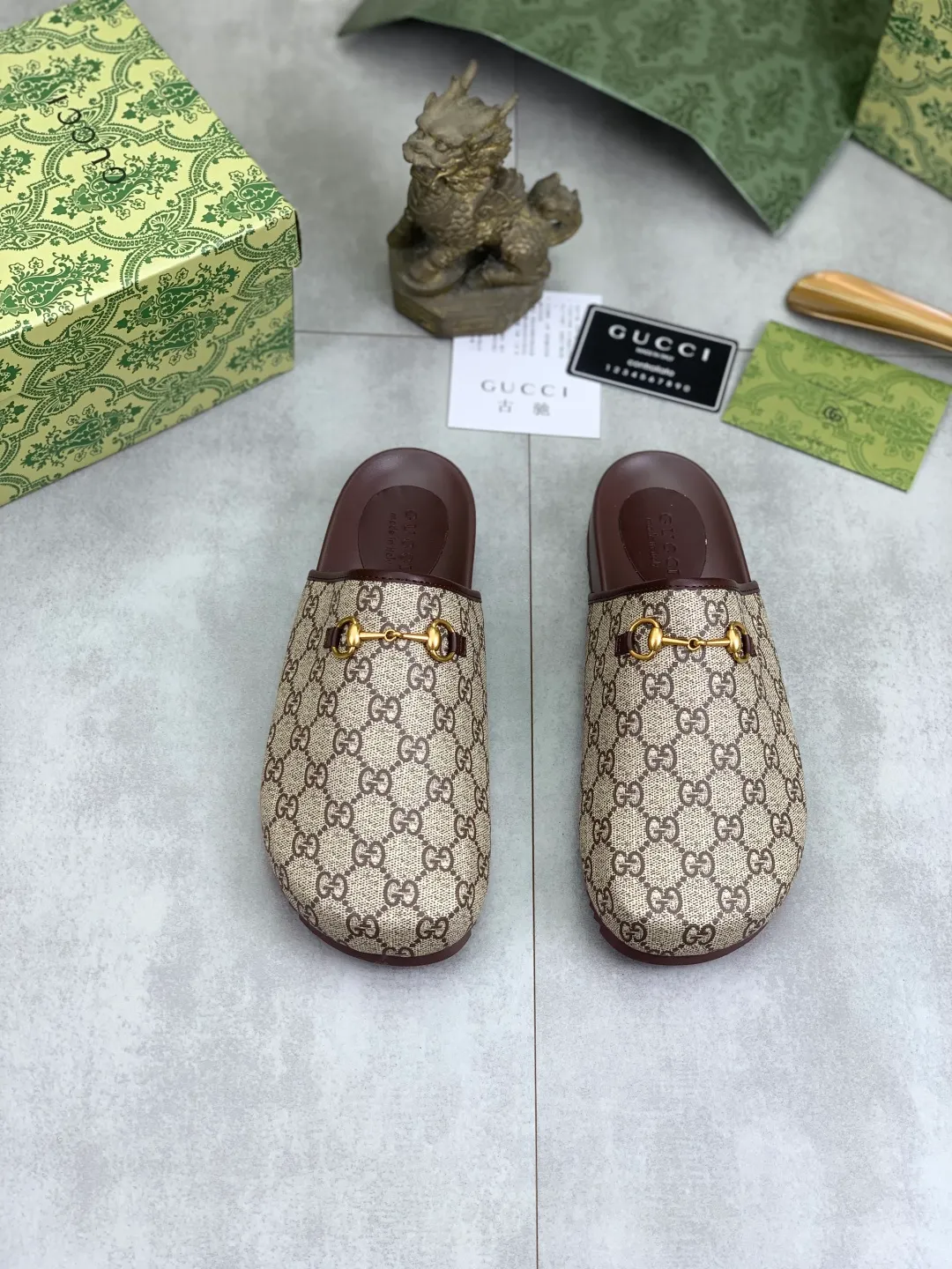 Men's shoes💰P340 💰[New model] Gucci half-drag business leather shoes hot selection (Gucci) official website latest Gucci half-drag business leather shoes, hot style 💥The version is simple and elegant, exclusive for trendy men. Unique official website latest brand original double G Embossed elements 👑 Original Gucci decoration, fashionable and elegant, original calfskin fabric ✅ Fully imported first-layer cowhide lining, wear-resistant, rubber business outsole specified on the official website, actual shot of the classic model at the counter 🎬 Size: 35-44 5⃣️colors available